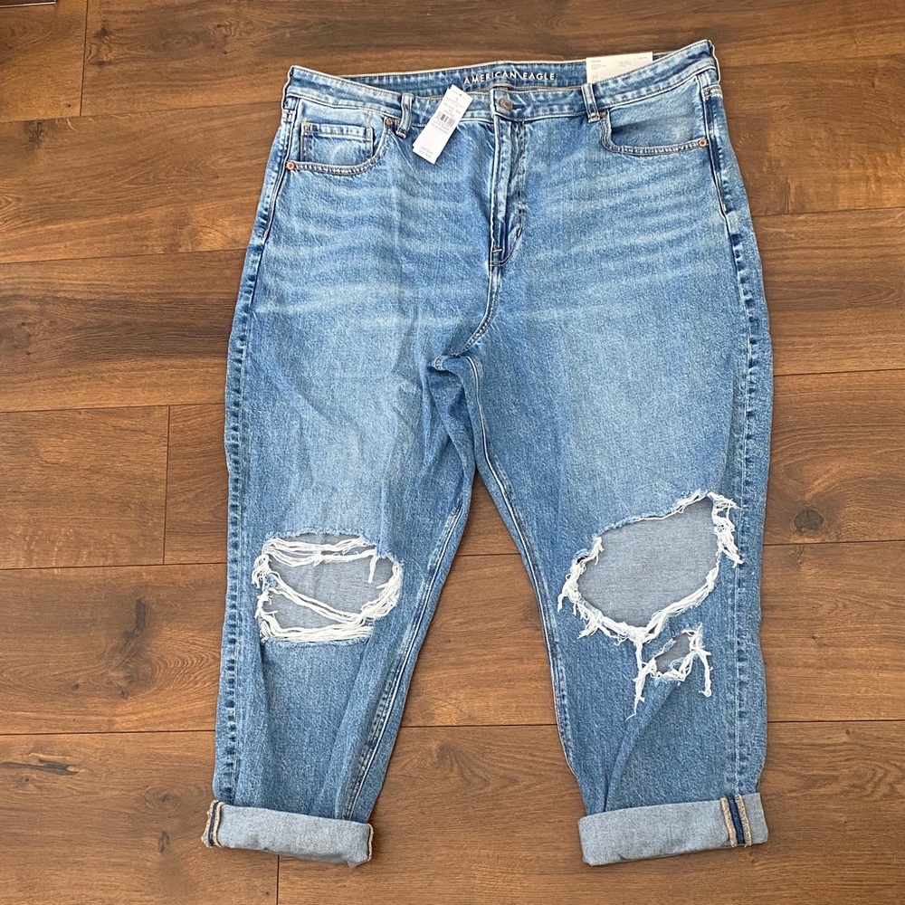 American Eagle Strigid Mom Jeans Blown Out Blue Size 20 NWT